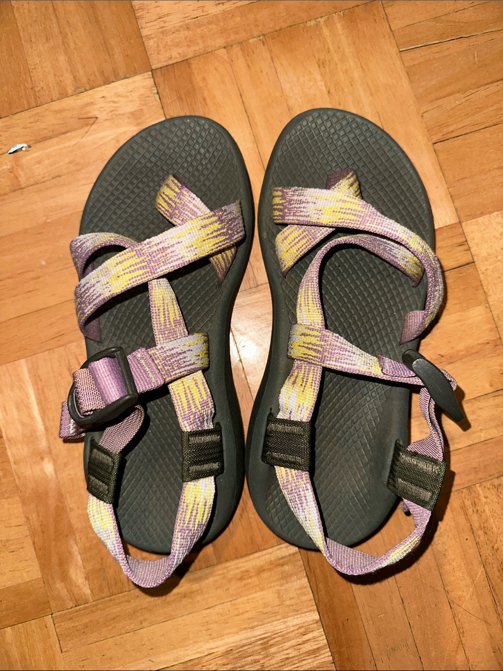 Chaco sandals dark green soles with purple straps women’s 6